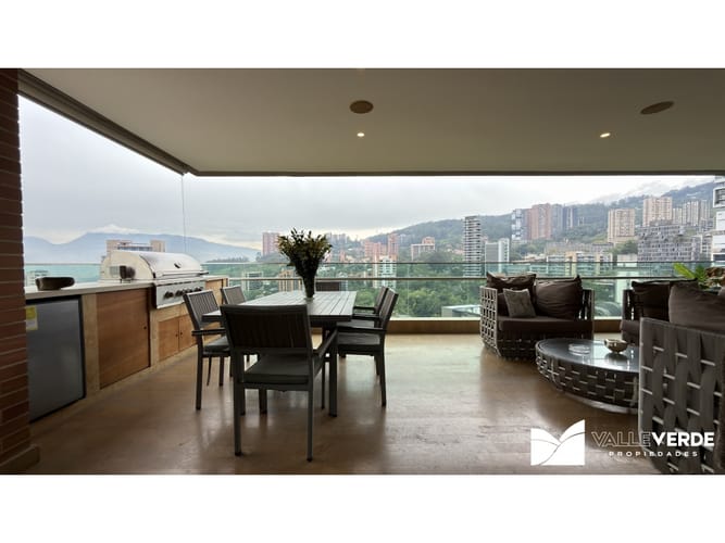 Apartamento de 3 alcobas en venta en Las Lomas, Medellín, 406 m² · foto 11 de 24