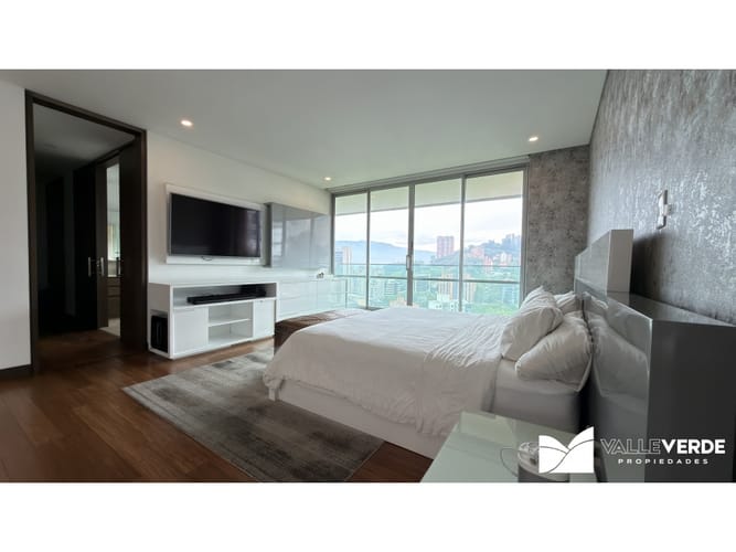 Apartamento de 3 alcobas en venta en Las Lomas, Medellín, 406 m² · foto 16 de 24