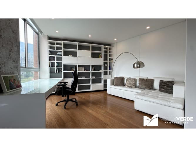 Apartamento de 3 alcobas en venta en Las Lomas, Medellín, 406 m² · foto 17 de 24