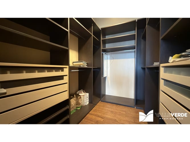 Apartamento de 3 alcobas en venta en Las Lomas, Medellín, 406 m² · foto 19 de 24