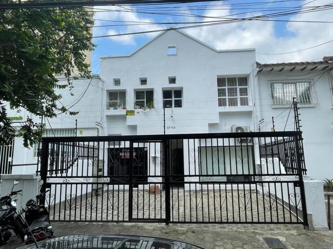 Edificio en venta en San Vicente, Cali, 330 m² · foto 2 de 17