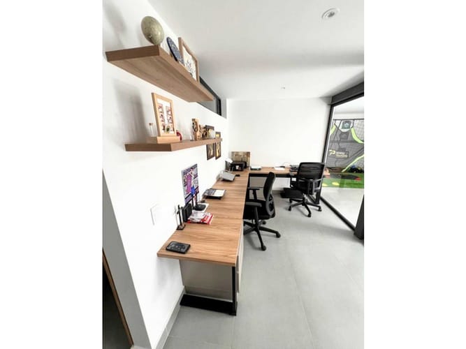 Casa de 3 alcobas en venta en Laureles Nogal, Medellín, 192 m² · foto 3 de 13