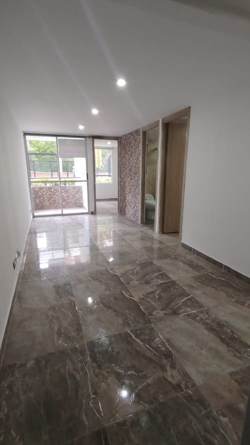 Apartamento de 2 alcobas en arriendo en La Navarra, Bello, 55 m² · foto 2 de 10