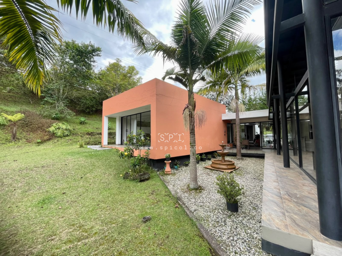 Casa de 3 alcobas en arriendo en El Capiro, Rionegro, 400 m² · foto 3 de 24