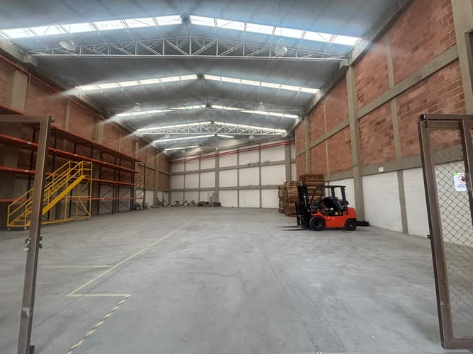 Bodega en arriendo en Siberia, Cota, 1280 m² · foto 2 de 8