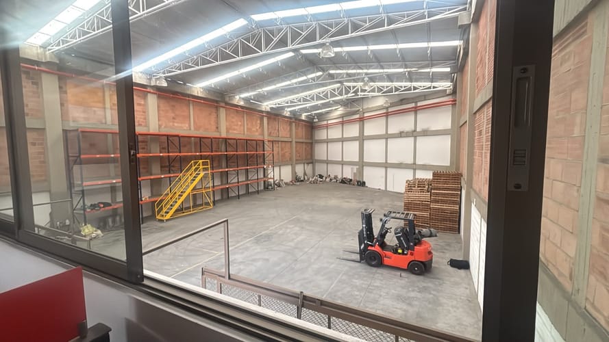 Bodega en arriendo en Siberia, Cota, 1280 m² · foto 3 de 8