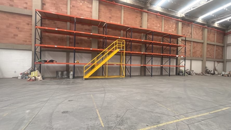 Bodega en arriendo en Siberia, Cota, 1280 m² · foto 4 de 8