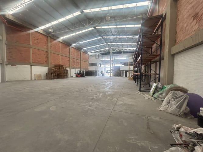 Bodega en arriendo en Siberia, Cota, 1280 m² · foto 5 de 8