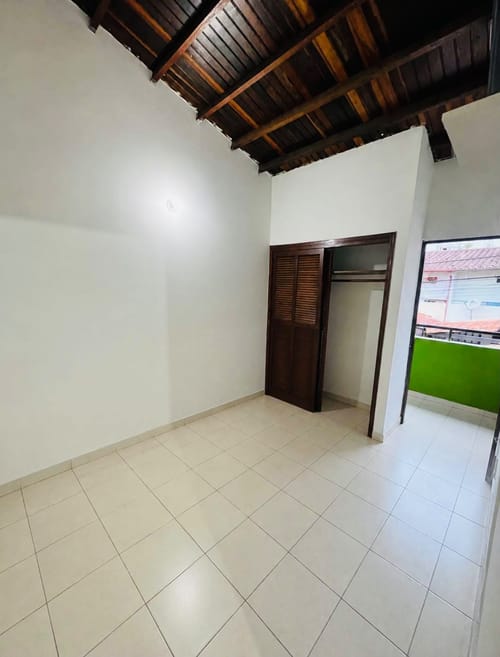 Casa de 4 alcobas en venta en Casco Antiguo - Floridablanca, Floridablanca, 115 m² · foto 6 de 9