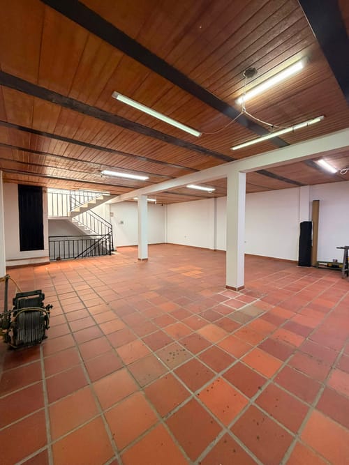 Casa de 4 alcobas en arriendo en San Cipriano, Bogotá, 548 m² · foto 2 de 22