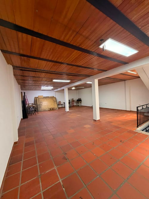 Casa de 4 alcobas en arriendo en San Cipriano, Bogotá, 548 m² · foto 10 de 22