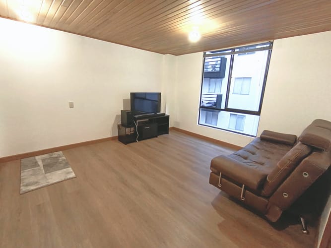 Apartaestudio en venta en Cedritos, Bogotá, 33 m² · foto 3 de 15