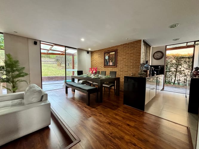 Casa de 3 alcobas en arriendo en Altos De La Colina, Bogotá, 250 m² · foto 5 de 11