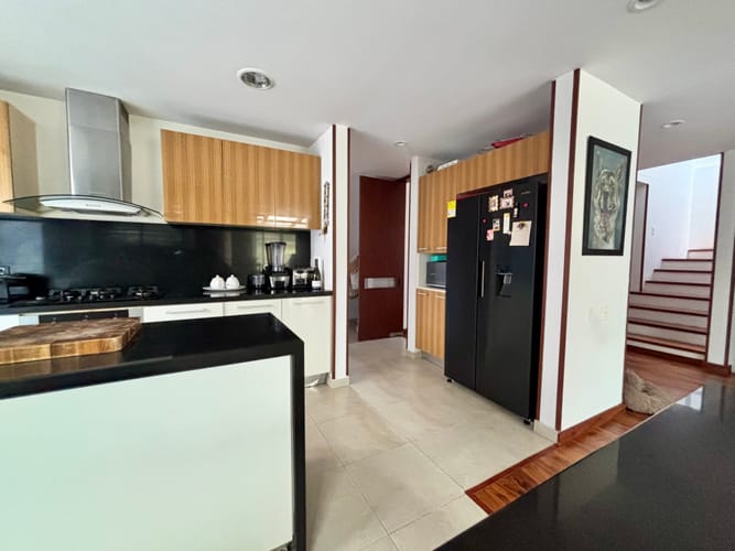Casa de 3 alcobas en arriendo en Altos De La Colina, Bogotá, 250 m² · foto 6 de 11