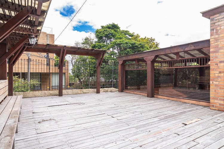 Casa de 3 alcobas en venta en El Refugio, Bogotá, 940 m² · foto 3 de 24