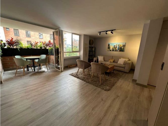 Apartamento de 3 alcobas en venta en La Tomatera, Medellín, 130 m² · foto 2 de 12