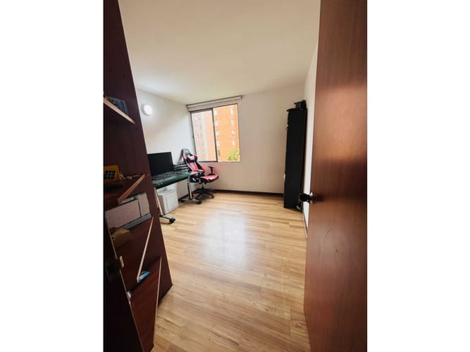 Apartamento de 4 alcobas en venta en Ciudad Salitre Oriental, Bogotá, 98 m² · foto 7 de 9