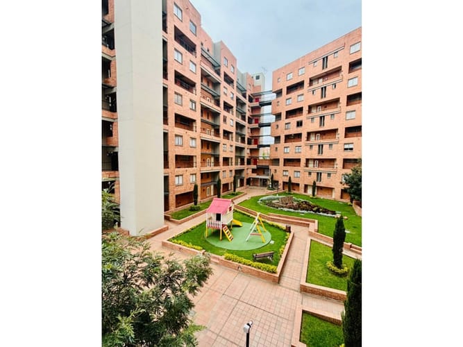 Apartamento de 4 alcobas en venta en Ciudad Salitre Oriental, Bogotá, 98 m² · foto 9 de 9