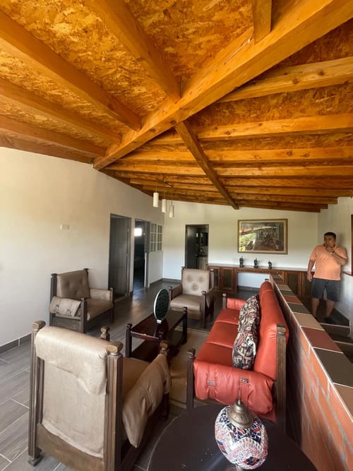 Casa de 5 alcobas en venta en La Ceja, 380 m² · foto 5 de 8