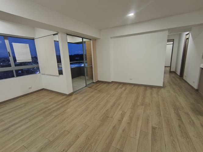Apartamento de 3 alcobas en venta en El Porvenir, Rionegro, 92 m² · foto 2 de 20