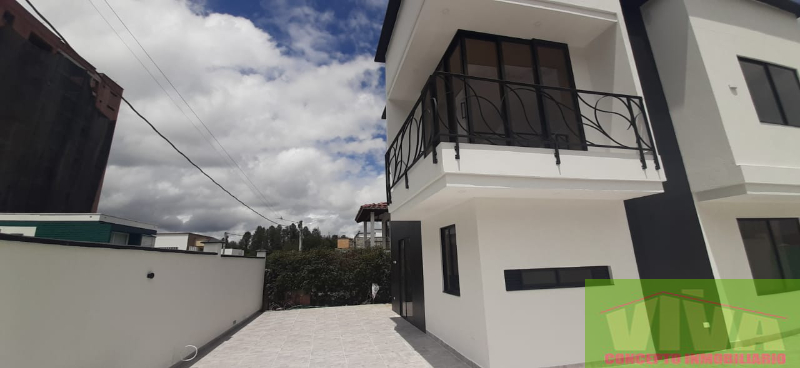 Casa de 4 alcobas en venta en El Porvenir, Rionegro, 240 m² · foto 2 de 14