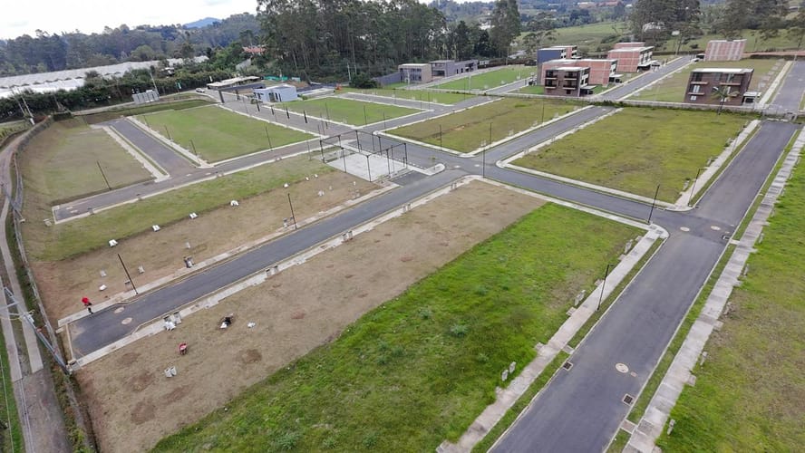 Lote en venta en La Industrial, Marinilla, 90 m² · foto 2 de 6