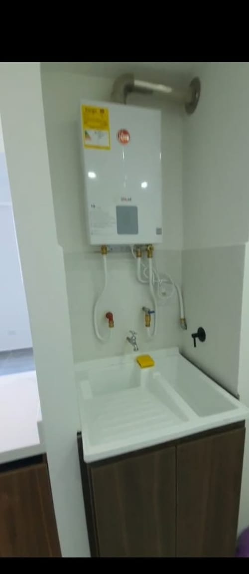 Apartamento de 2 alcobas en venta en Centro, Rionegro, 51 m² · foto 3 de 20