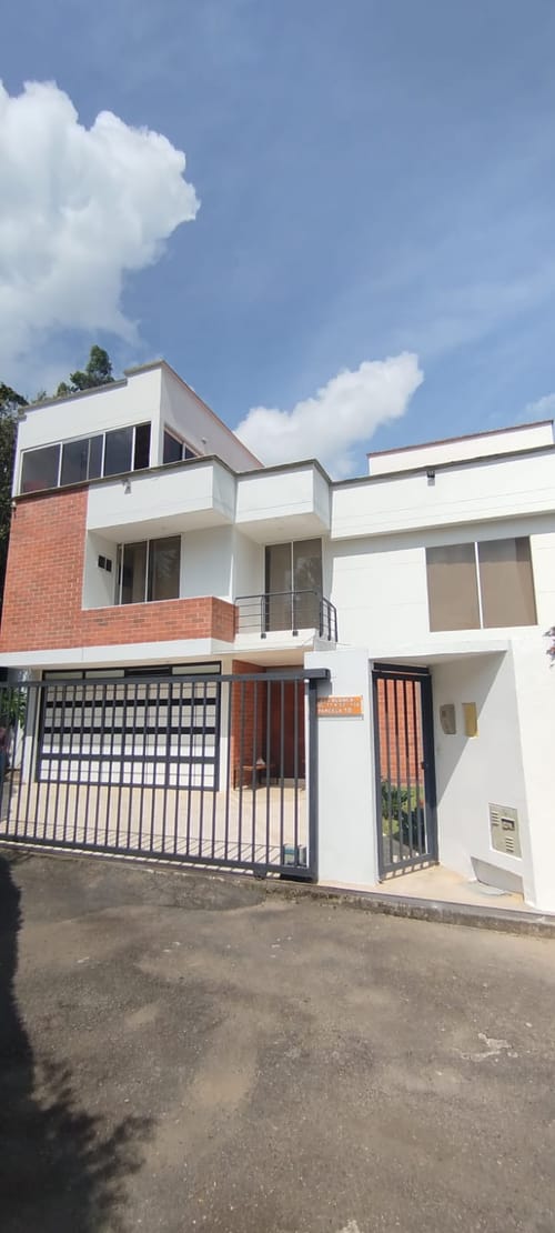 Casa de 5 alcobas en venta en El Porvenir, Rionegro, 428 m² · foto 2 de 20