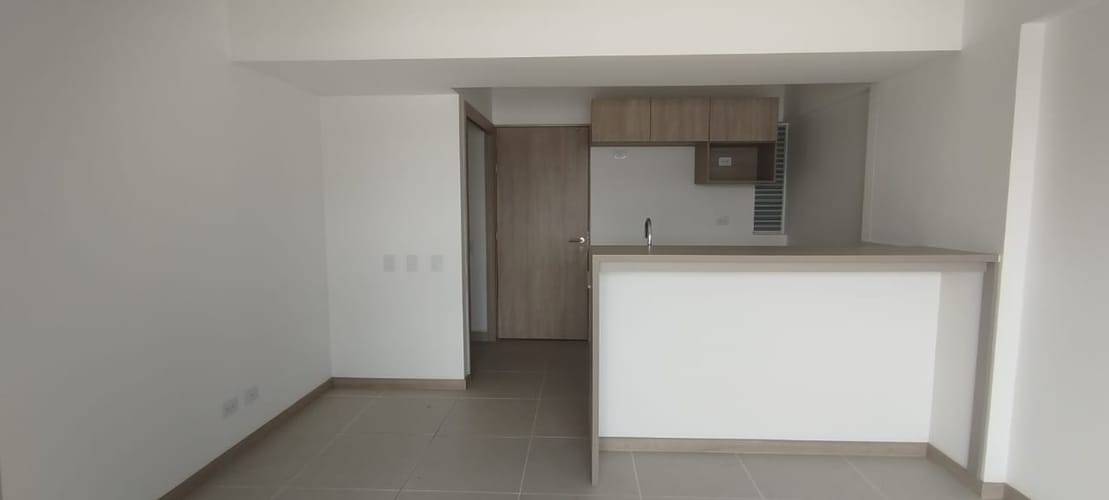 Apartamento de 3 alcobas en venta en La Industrial, Marinilla, 60 m² · foto 2 de 17