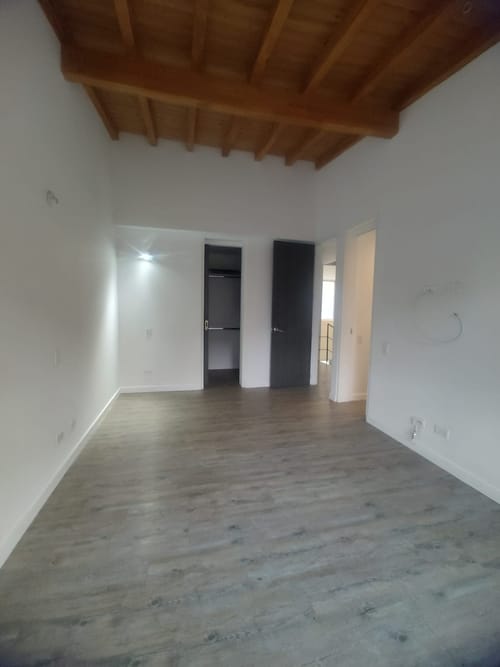 Casa de 4 alcobas en venta en El Porvenir, Rionegro, 287 m² · foto 13 de 20