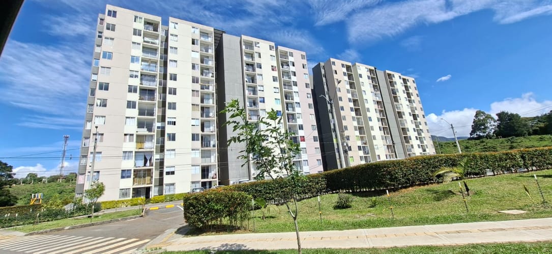 Apartamento de 3 alcobas en venta en El Carmen De Viboral, El Carmen de Viboral, 55 m² · foto 2 de 12