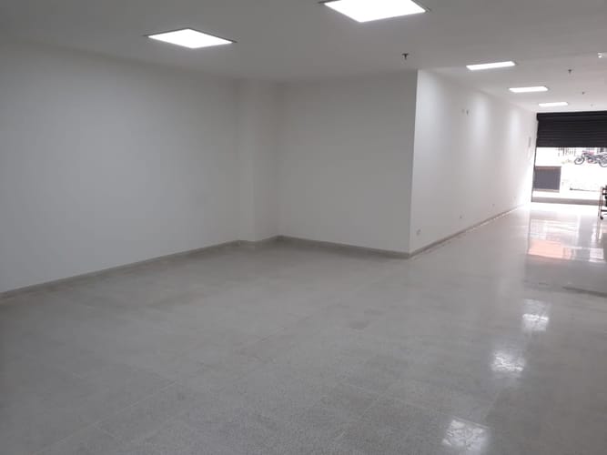 Local en venta en Boston, Medellín, 208 m² · foto 8 de 9