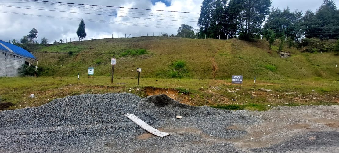Lote en venta en Guarne, 432 m² · foto 2 de 6