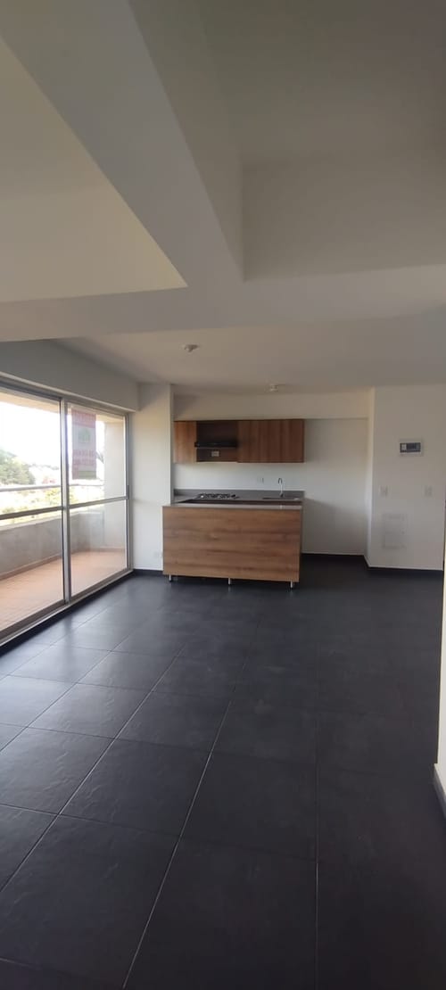 Apartamento de 2 alcobas en venta en La Industrial, Marinilla, 59 m² · foto 3 de 12