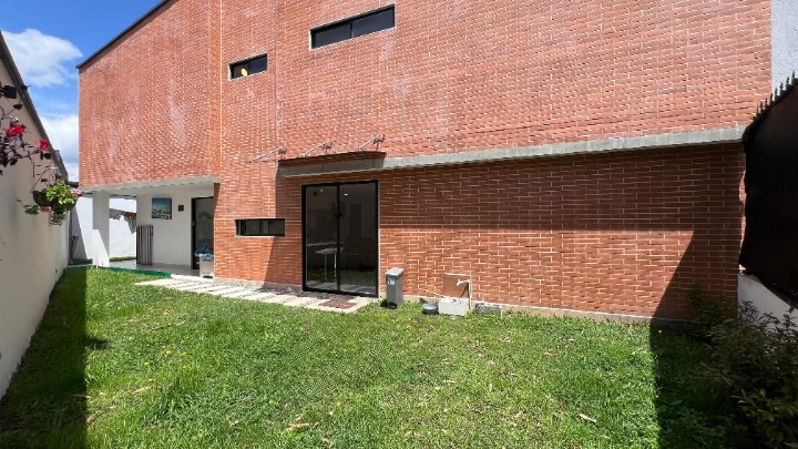 Casa de 4 alcobas en venta en El Porvenir, Rionegro, 240 m² · foto 2 de 20