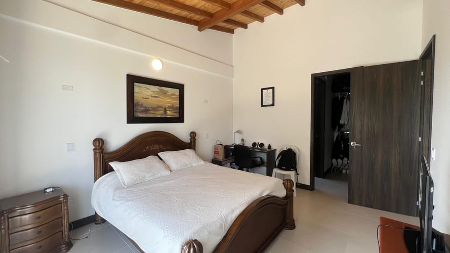 Casa de 4 alcobas en venta en El Porvenir, Rionegro, 240 m² · foto 19 de 20