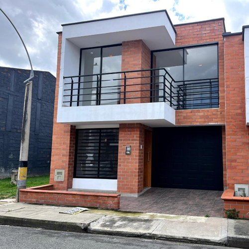Casa de 2 alcobas en venta en La Ceja, 153 m² · foto 1 de 17