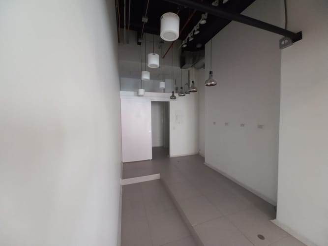 Local en venta en Boston, Medellín, 17 m² · foto 2 de 7