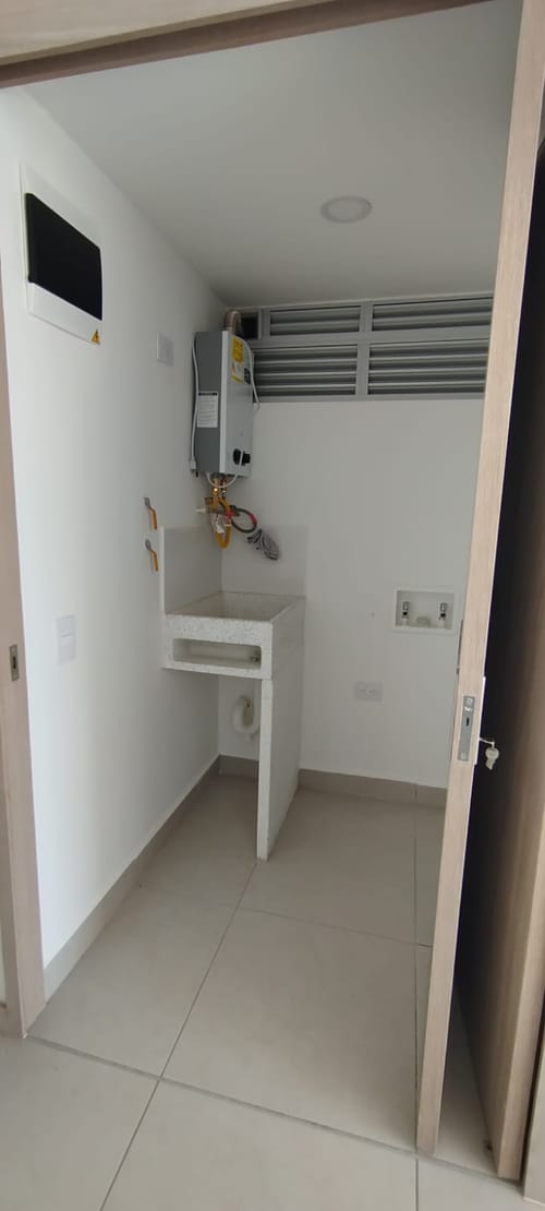 Apartamento de 2 alcobas en venta en La Industrial, Marinilla, 60 m² · foto 6 de 11