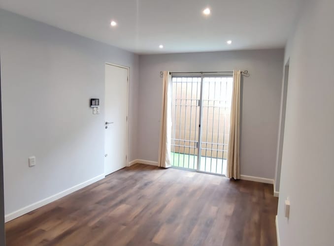 Exclusivo apartamento a estrenar en alquiler, 2 dormitorios con encantador patio, ubicación privilegiada cerca de Luis Alberto de Herrera y Rivera. · Foto 4