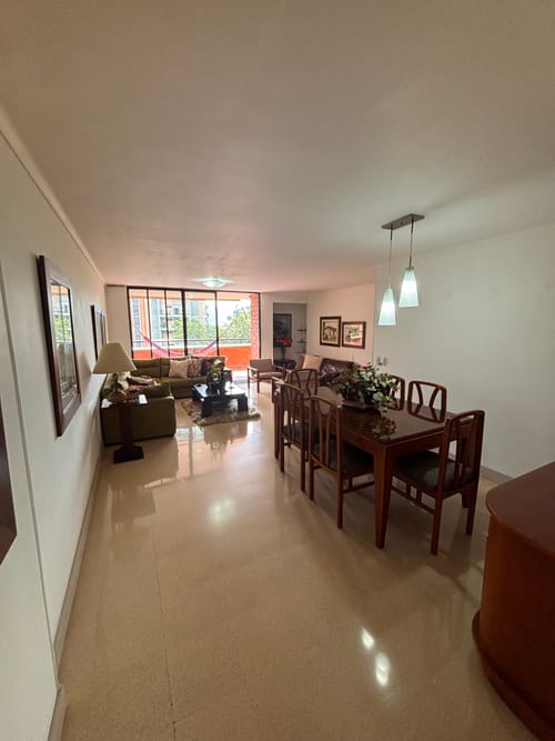 Apartamento de 2 alcobas en venta en Las Lomas, Medellín, 147 m² · foto 2 de 23