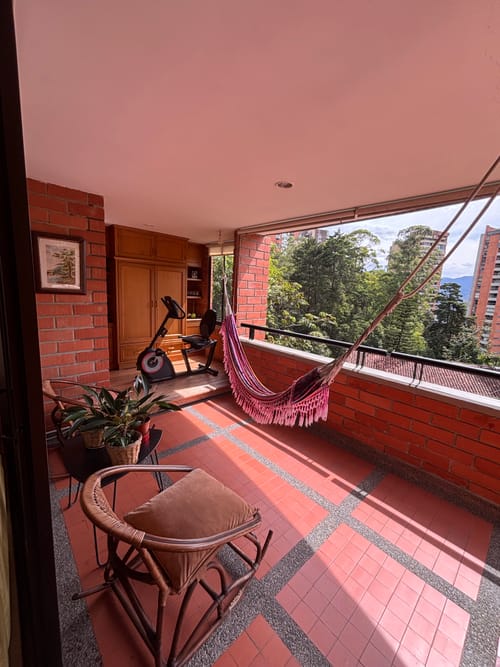 Apartamento de 2 alcobas en venta en Las Lomas, Medellín, 147 m² · foto 4 de 23