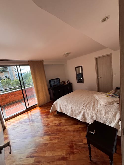 Apartamento de 2 alcobas en venta en Las Lomas, Medellín, 147 m² · foto 9 de 23