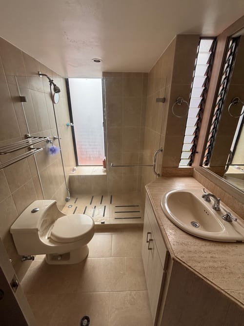 Apartamento de 2 alcobas en venta en Las Lomas, Medellín, 147 m² · foto 10 de 23