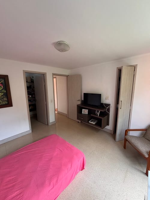 Apartamento de 2 alcobas en venta en Las Lomas, Medellín, 147 m² · foto 13 de 23