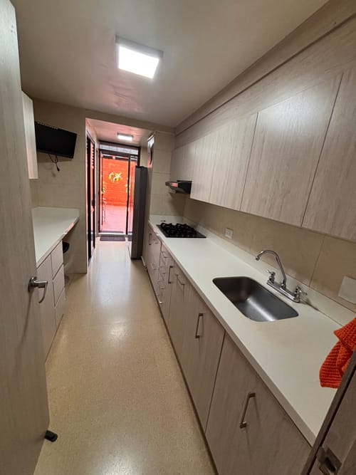 Apartamento de 2 alcobas en venta en Las Lomas, Medellín, 147 m² · foto 16 de 23