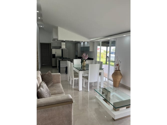 Casa de 4 alcobas en venta en Porerito, Jamundí, 175 m² · foto 6 de 9