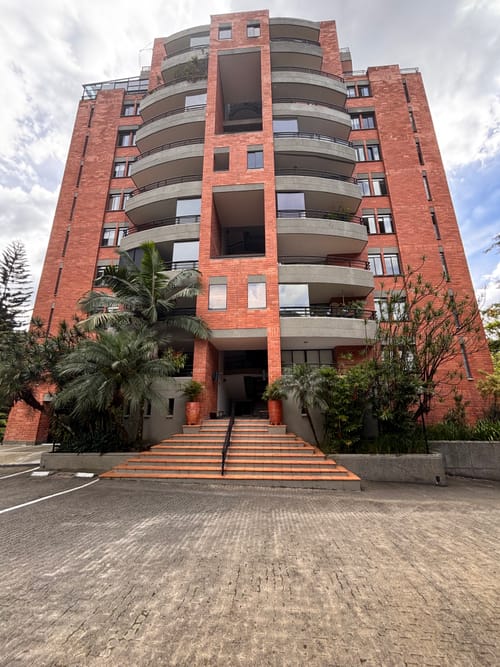 Apartamento de 2 alcobas en venta en Las Lomas, Medellín, 147 m² · foto 22 de 23