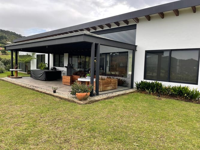 Casa de 3 alcobas en venta en El Porvenir, Rionegro · foto 2 de 14