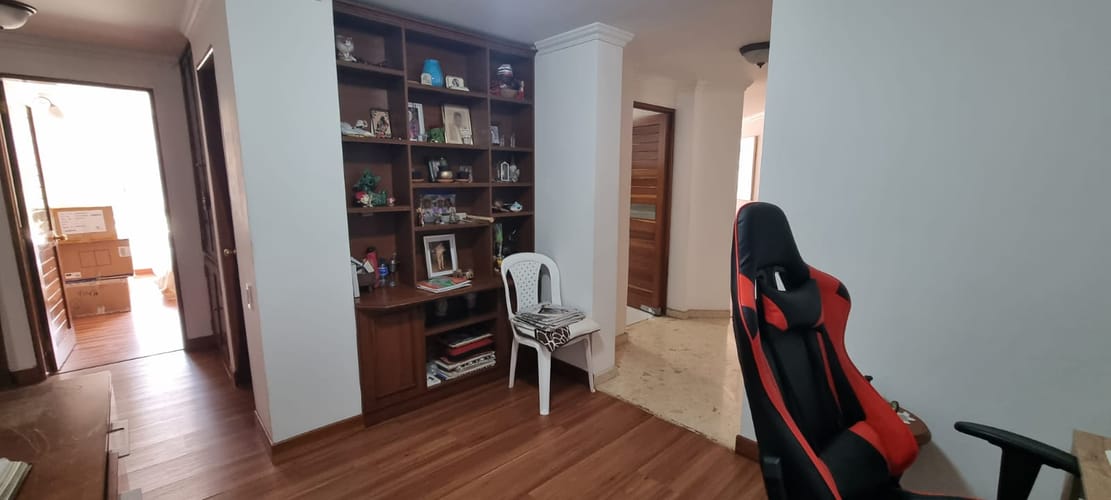 Apartamento de 3 alcobas en venta en Santa Barbara, Bogotá, 111 m² · foto 7 de 16